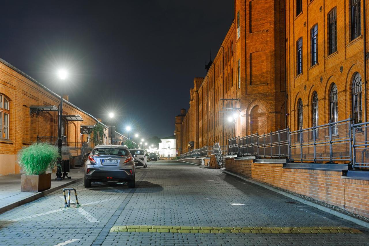 Lumina Loft Tymienieckiego With A View Of The Lake Lodz  Exterior photo