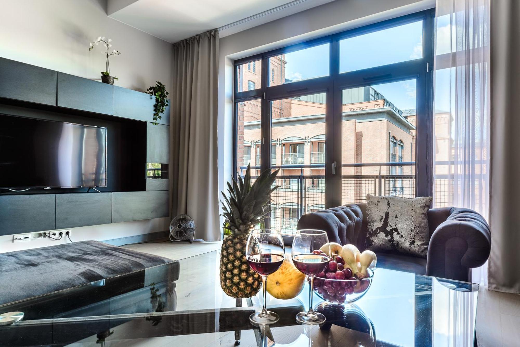 Lumina Loft Tymienieckiego With A View Of The Lake Lodz  Exterior photo