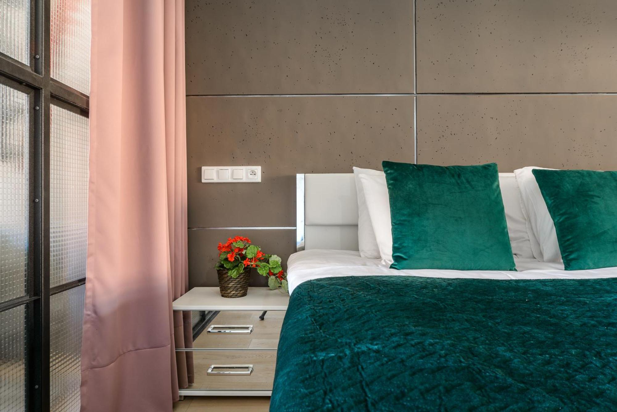 Lumina Loft Tymienieckiego With A View Of The Lake Lodz  Exterior photo