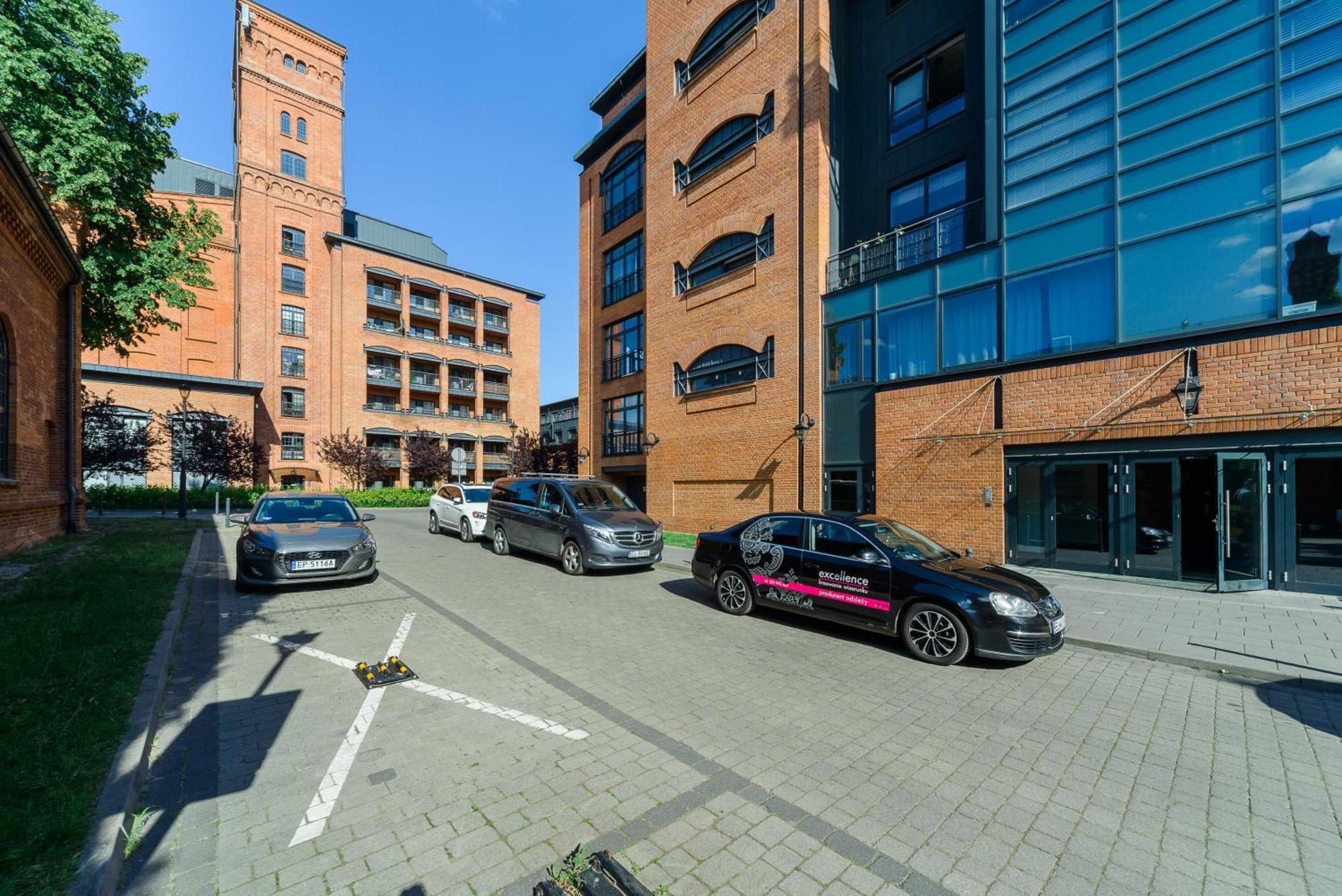 Lumina Loft Tymienieckiego With A View Of The Lake Lodz  Exterior photo