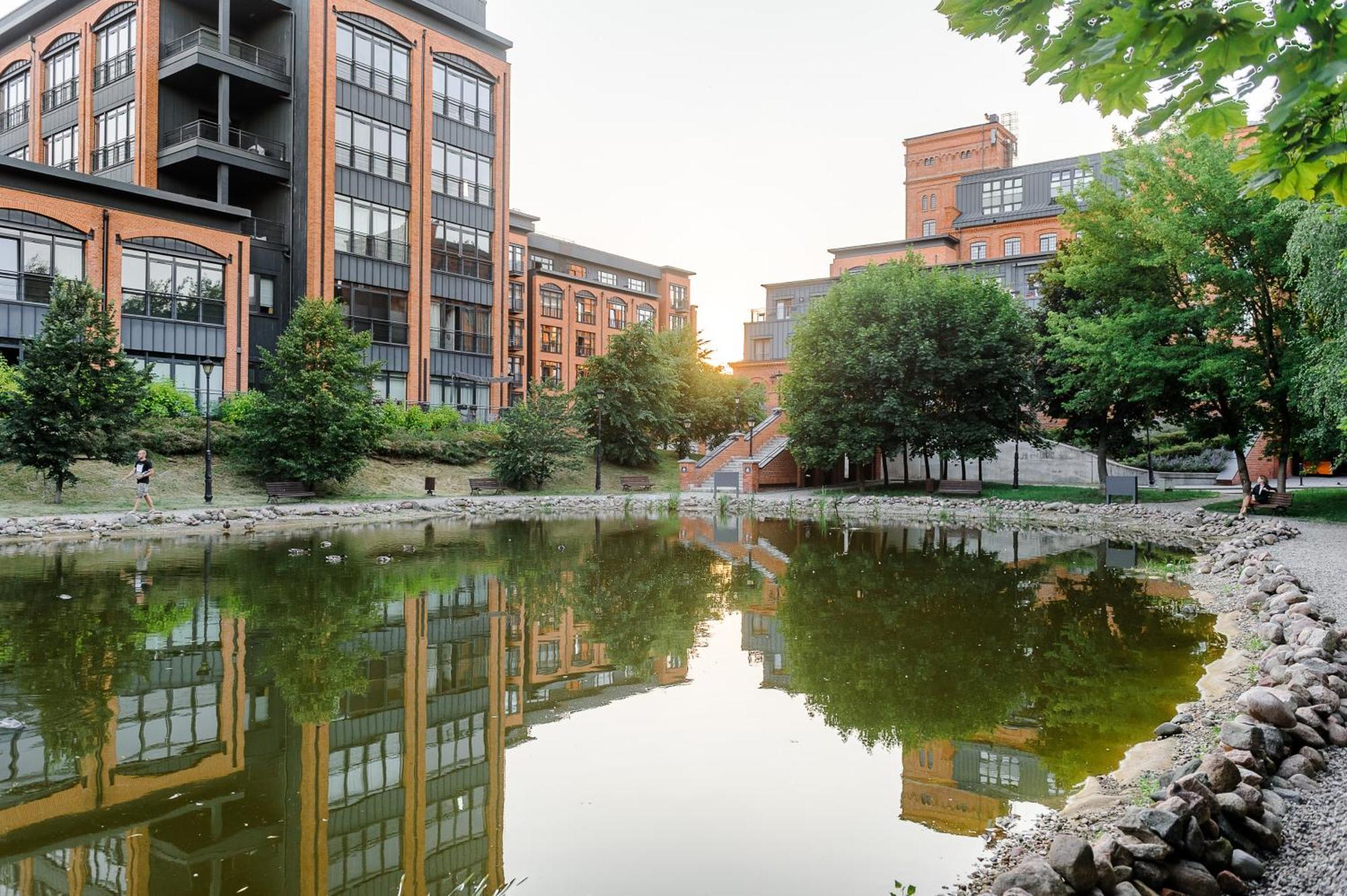 Lumina Loft Tymienieckiego With A View Of The Lake Lodz  Exterior photo